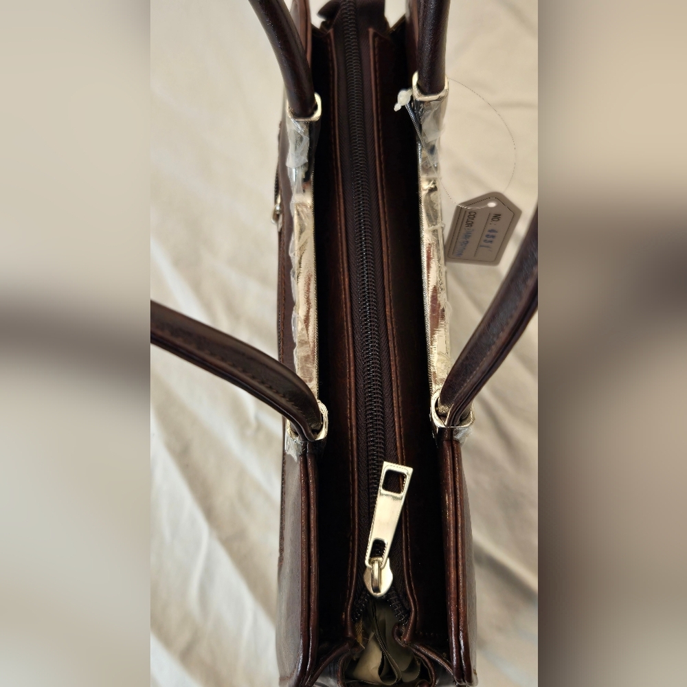 Elegant Brown Shoulder Bag - Picture 3 of 7